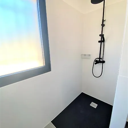 Neuve Avec Piscine Chauffee Vila