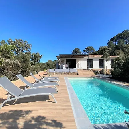 Villa Neuve Avec Piscine Chauffee